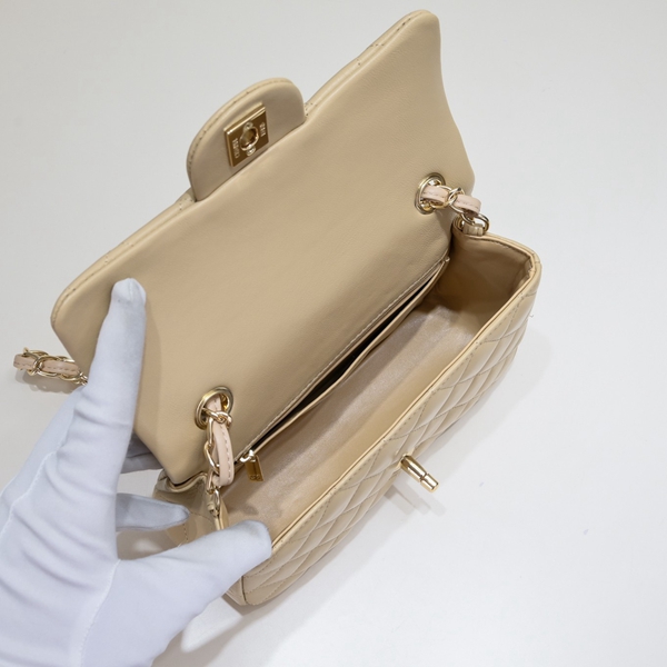 シャネルバッグ着用イメージ